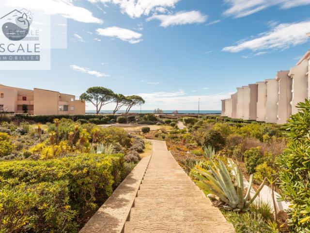 VENTE STUDIO CABINE + PARKING FACE A LA MER QUARTIER CORNICH