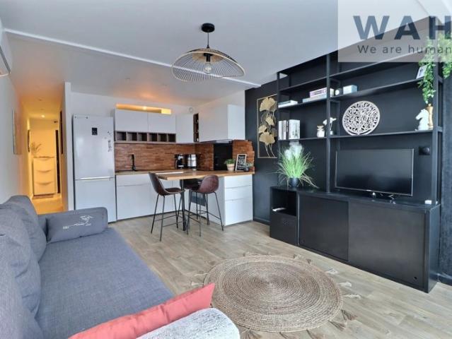 VENTE APPARTEMENT RÉNOVÉ AVEC PLACE DE PARKING ET EXTERIEUR