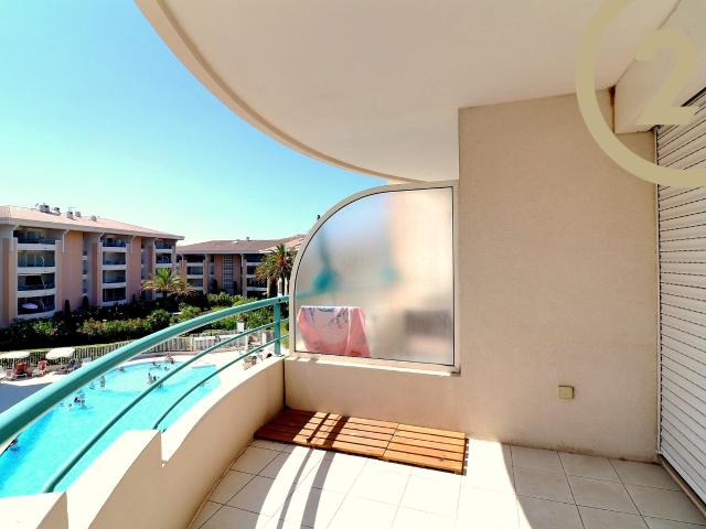 VENTE EN EXCLUSIVITE PORT FREJUS STUDIO AU PIED DES PLAGES AVEC PARKING