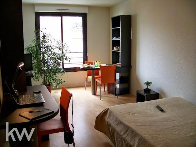 VENTE: Studio résidence étudiante 20m2 avec balcon MONTREUIL