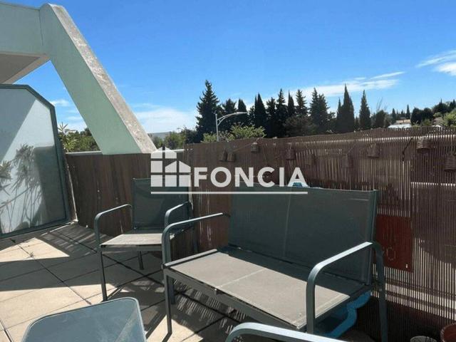 VENTE STUDIO TERRASSE PARKING NIMES