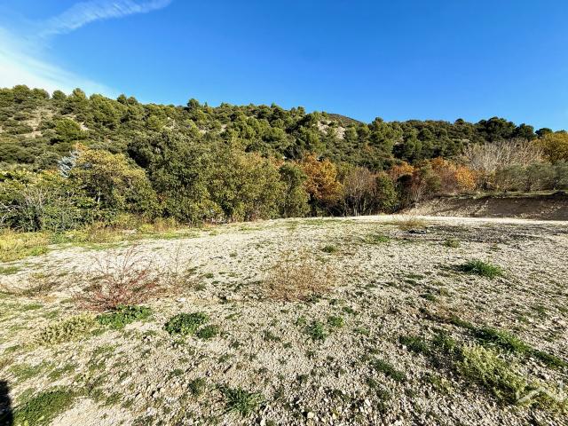 VENTEROL À vendre, superbe terrain de 1 419 m2 en Drôme Provençale