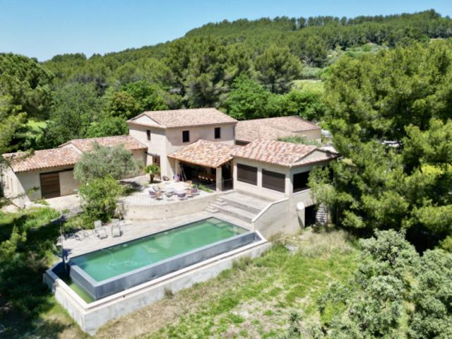 Ventoux Domaine viticole avec vue panoramique sur 18 ha