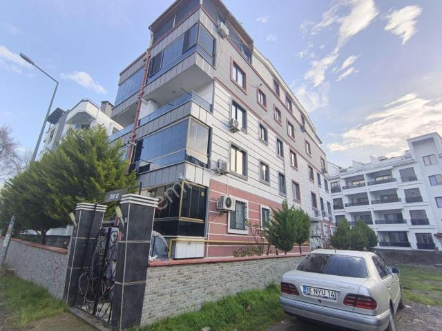 Venüs Gayrimenkul'den,köşe Cephe Ayrı Mutfaklı Fırsat 2+1 Daire