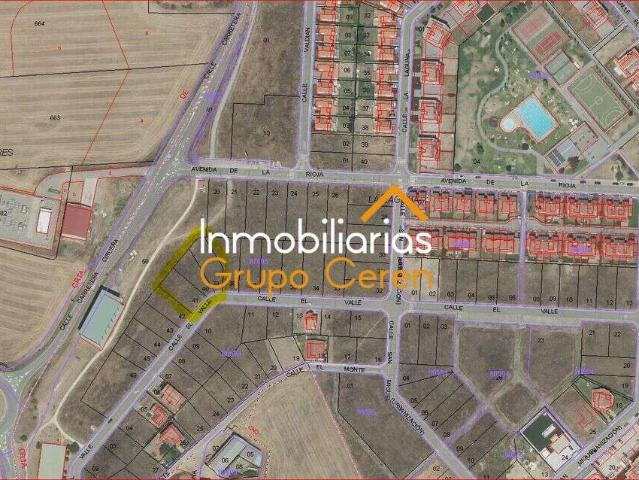 Ven a Cirueña y descubre estas TRES PARCELAS urbanas, listas para que tu imaginación construya el hogar que siempre has anhelado