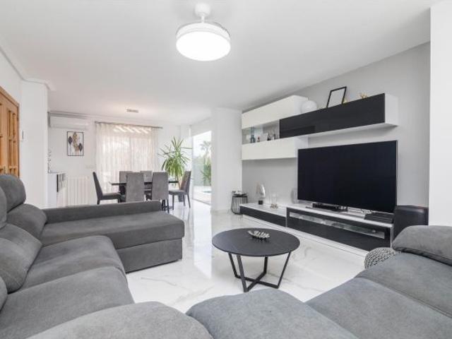 VEN A DESCUBRIR TU NUEVA CASA INDEPENDIENTE EN ALENDA GOLF