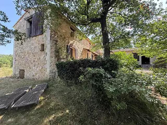 Venasque 84210 Achat / Vente maison 4 pièces t4 au dernier étage terrasse