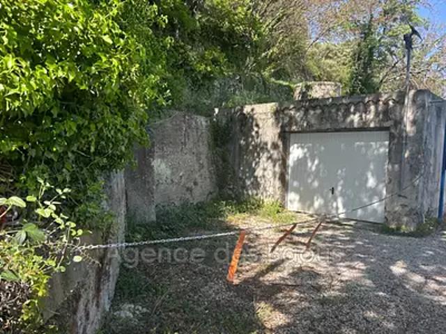 Vence 06140 Achat / Vente parking