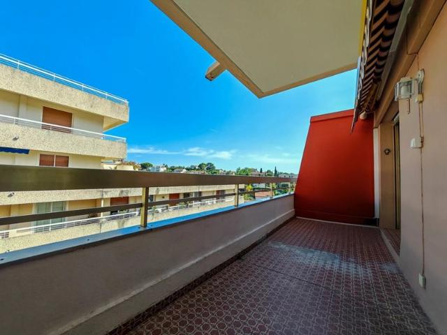 Vence 2 pièces 35 m² dernier étage avec terrasse 10m² + cave en sous sol