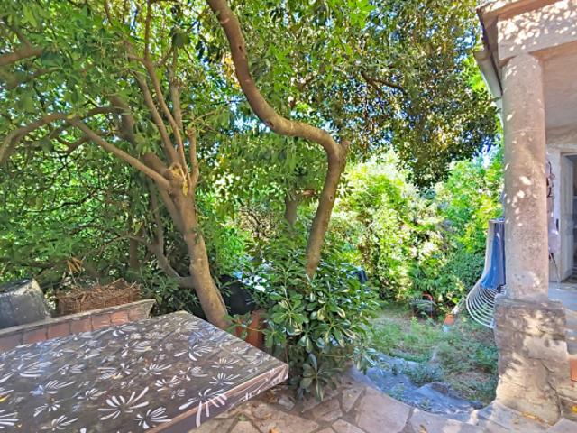 VENCE 2 PIECES LOUE, EN REZ DE JARDIN D'UNE VILLA