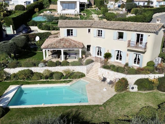 Vence Villa avec vue mer, dans un domaine privé 210m² Vence