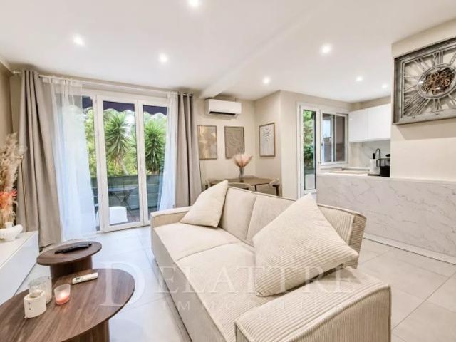 VENCE APPARTEMENT ENTIEREMENT RÉNOVÉ DANS UN SECTEUR RECHERCHÉ