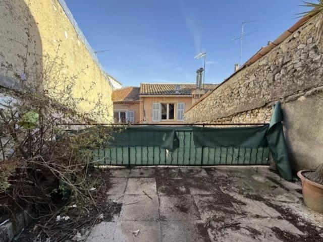 VENCE CENTRE 4 PIÈCES DUPLEX À RÉNOVER