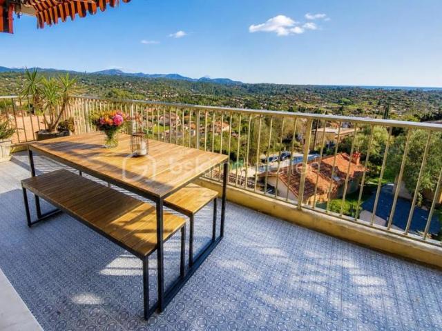 VENCE DERNIER ÉTAGE 4P RECEMENT RENOVÉ TERRASSE XL 42M2 VUE PANORAMIQUE VERDURE, MER ET MONTAGNES GARAGE, PARKING ET CAVE