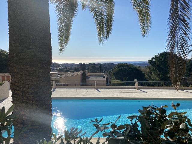 Vence Exclusivité Vue mer Cap d'Antibes Appartement de 103 m2 Terrasse 52 m2