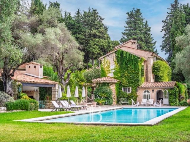 Vence La Bastide de la Sine, propriété d'exception en pierres du XVIIIe siècle