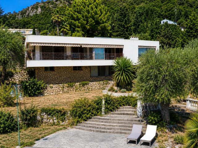 Vence Propriété d'exception avec vue panoramique, parc de 3 400 m2 et piscine de 120 m2