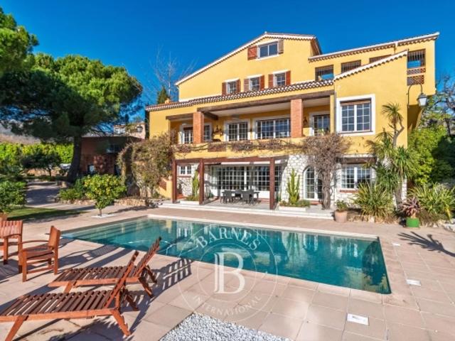 Vence – Propriété de prestige vue mer panoramique, piscine, centre ville à pied
