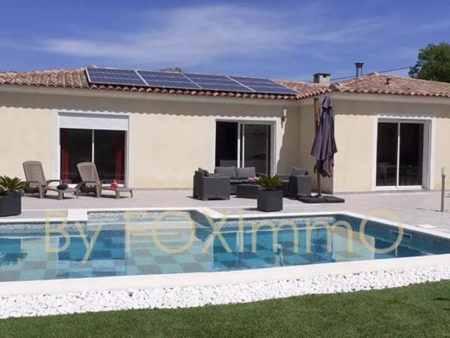 Vence, quartier résidentiel, calme absolu, villa récente de plein pied, jardin plat