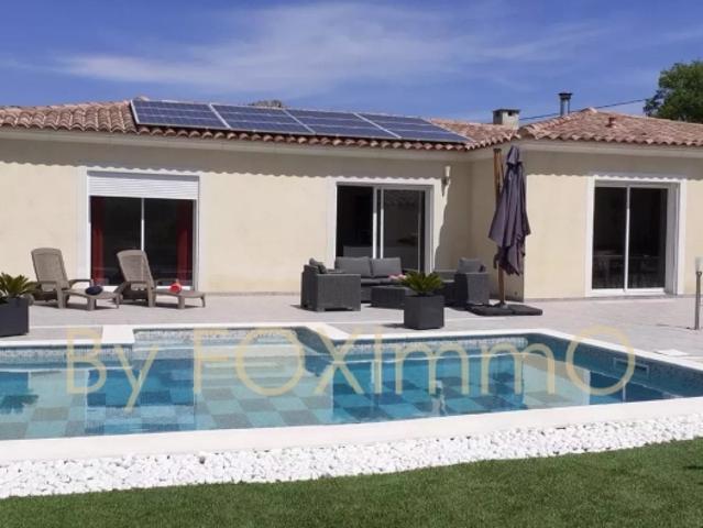 Vence, quartier résidentiel, calme absolu, villa récente de plein pied, jardin plat