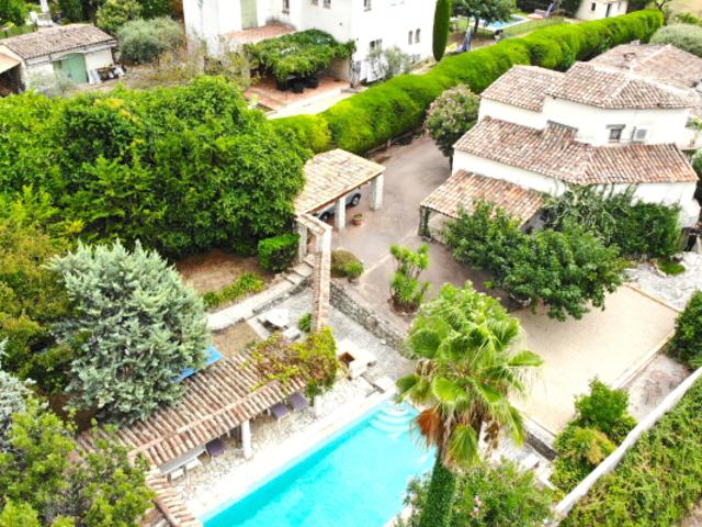 VENCE SUD VILLA PROVENCALE DE 7 PIECES PRINCIPALES