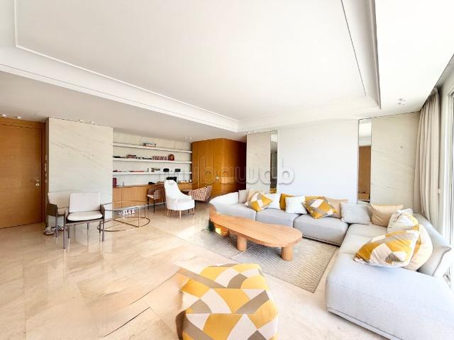 Vend appartement à Casablanca Finance City. Surface de 154 m². Terrasse et ascenseur
