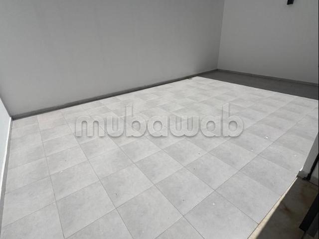 Vend appartement à Bourgogne Ouest. Superficie 64 m². Cheminée et service de conciergerie