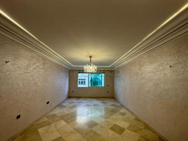 Vend appartement à racine. Surface de 126 m²
