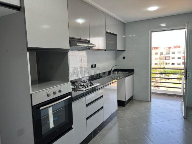 Vend appartement à Wafa. 6 pièces confortables. Terrasse et jardin