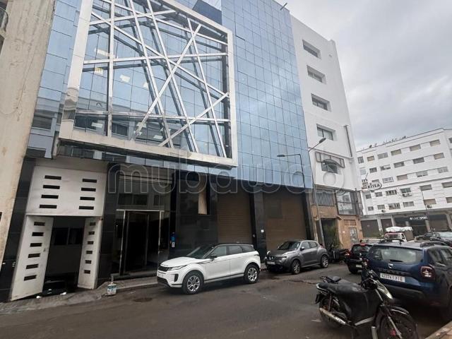 Vend bureau à Riviera intersection Ghandi et Roudani Surface de 130 m²