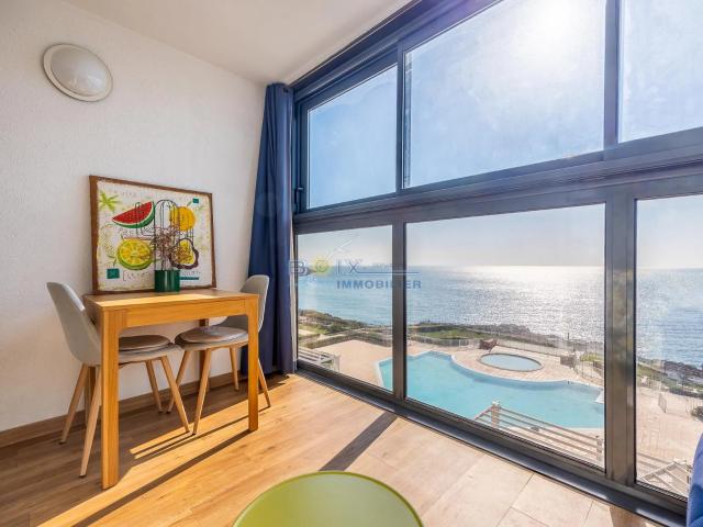 VEND DERNIER ETAGE STUDIO CABINE FACE MER AVEC CELLIER A L'E