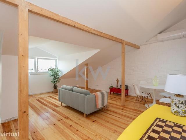 VENDA | T2 RUA DAMASCENO MONTEIRO | REMODELADO | COM VISTA PARA A CIDA