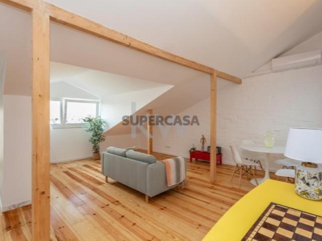VENDA | T2 RUA DAMASCENO MONTEIRO | REMODELADO | COM VISTA PARA A CIDADE DE LISBOA