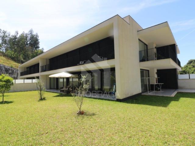 Venda Apartamento T3 com Jardim Lamaçães