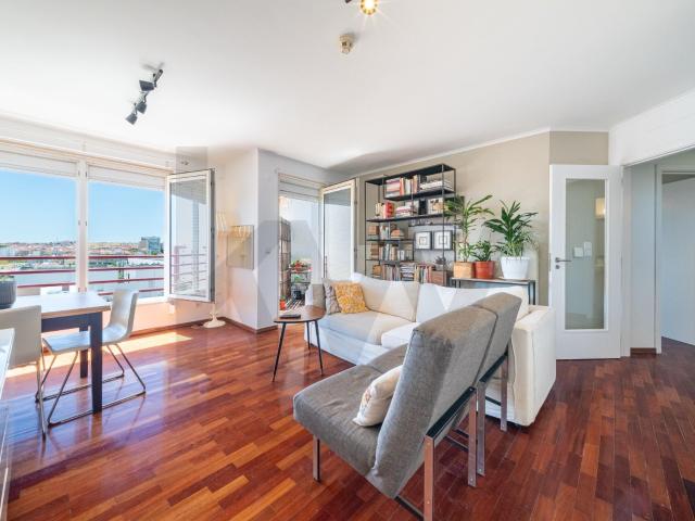 Venda apartamento T3, com Vista Rio e Luz Infinita em Marvila