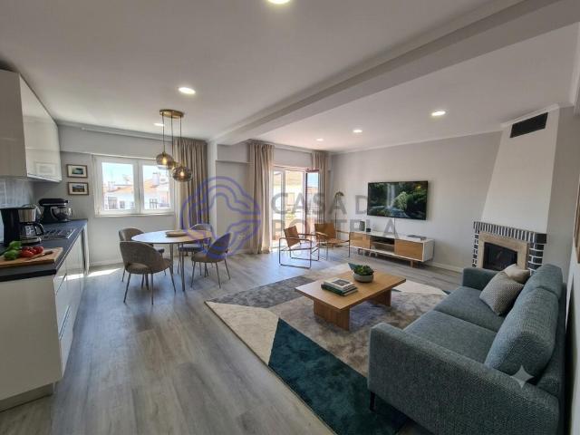 Venda Apartamento T4 de 120,71m2,Venda Apartamento T4,Renovado em Seixal,Amora