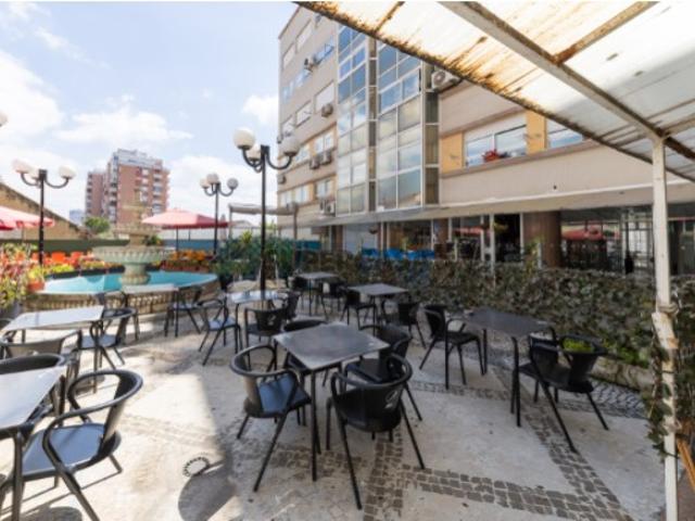 Venda de 2 lojas, situadas no Centro Comercial Alfredo da Silva no Barreiro