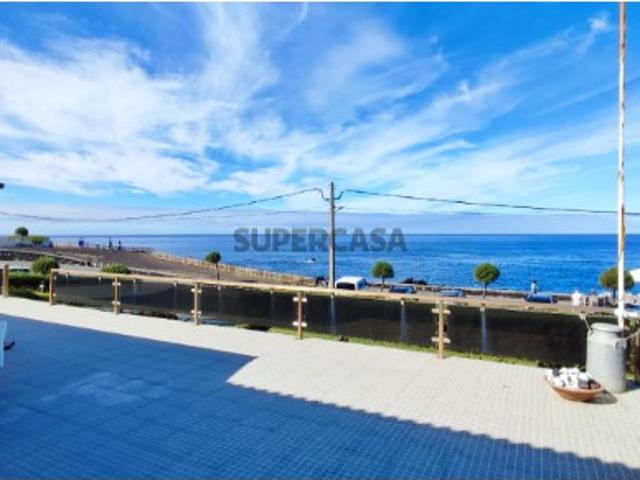 VENDA de VIVENDA MORADIA à beira mar, com AMPLO TERRENO, JARDIM e VISTA MAR Mosteiros, Ponta Delgada, São Miguel, Açores