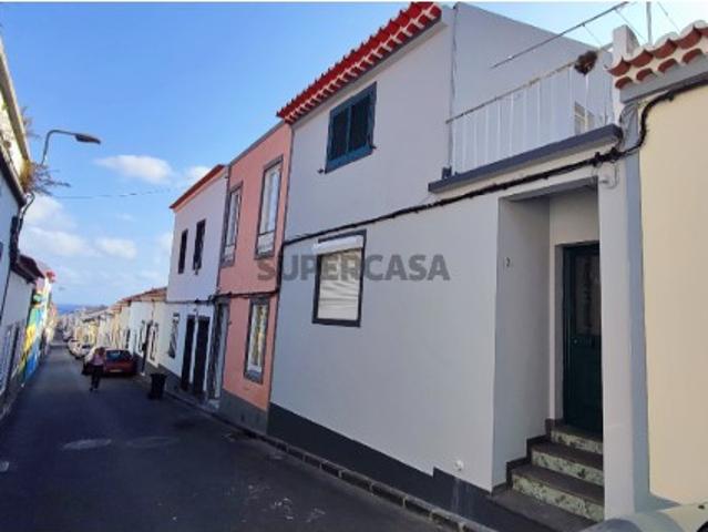 VENDA de AMPLA CASA MORADIA na cidade de Ponta Delgada São José, Ilha de São Miguel, Açores