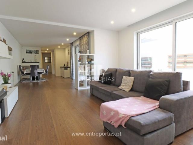 Venda de Apartamento T3 com terrao, em Montgeron, Pvoa de Varzim