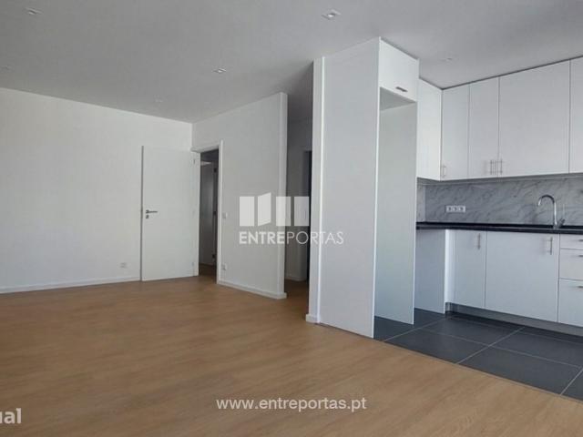 Venda de apartamento T3 remodelado, Monserrate, Viana do Castelo
