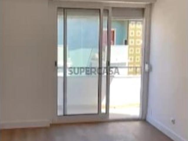 Venda de Apartamento T2 3 assoalhada a Estrear, Apelação, Loures