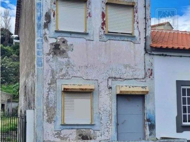 VENDA de CASA MORADIA para reabilitar Vila Nova, Praia da Vitr.
