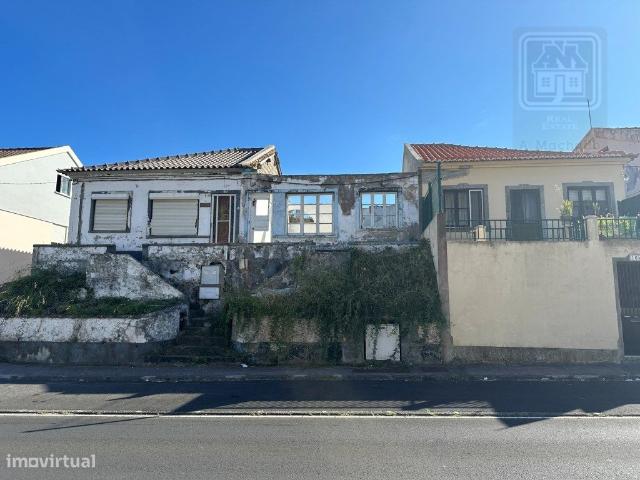 VENDA de CASA MORADIA T2 em RUNAS Praia da Vitria Santa Cruz.