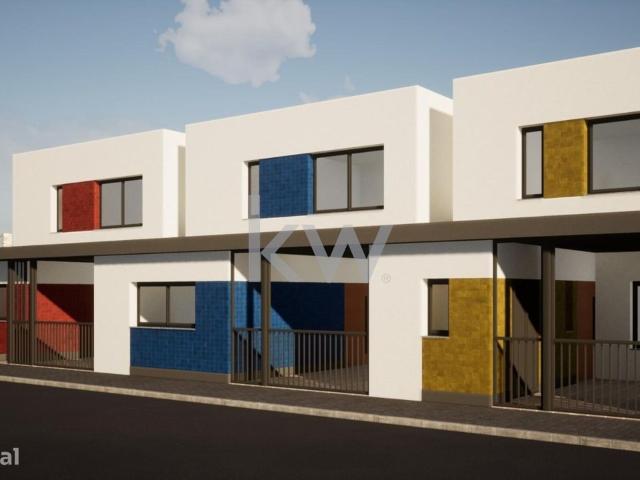 Venda de Moradia T3 em construo no Centro do Montijo