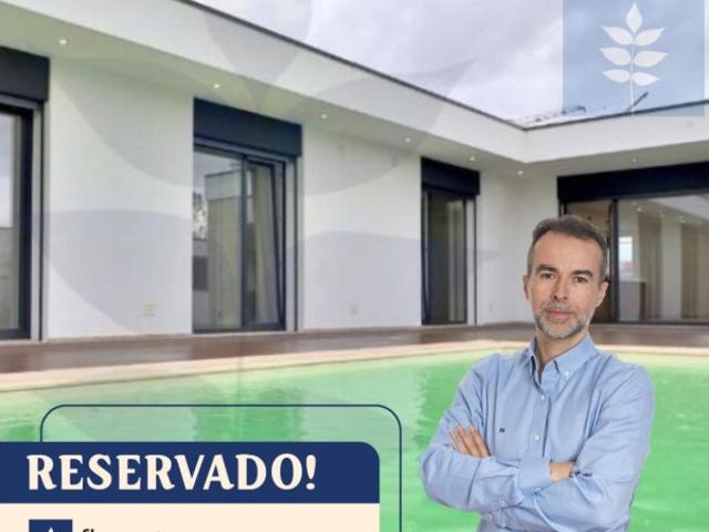Venda de moradia Térrea T3 + Escritório com Piscina