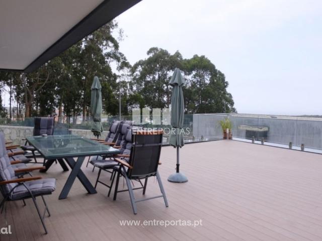 Venda de Moradia V5 com piscina, Areosa, Viana do Castelo