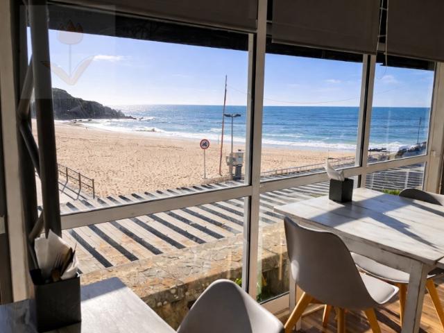 Venda de Restaurante com Arrendamento de Bar, ambos junto ao areal da Praia das Maçãs