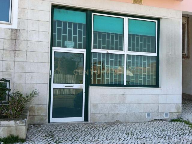 Venda – Espaço Comercial na Ameixoeira