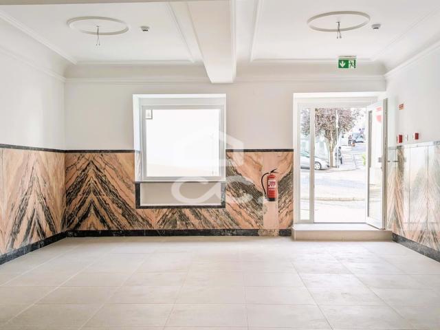 Venda | Espaço Comercial Novo – R/C com Logradouro – Centro de Abrantes, Abrantes, Centro Histórico